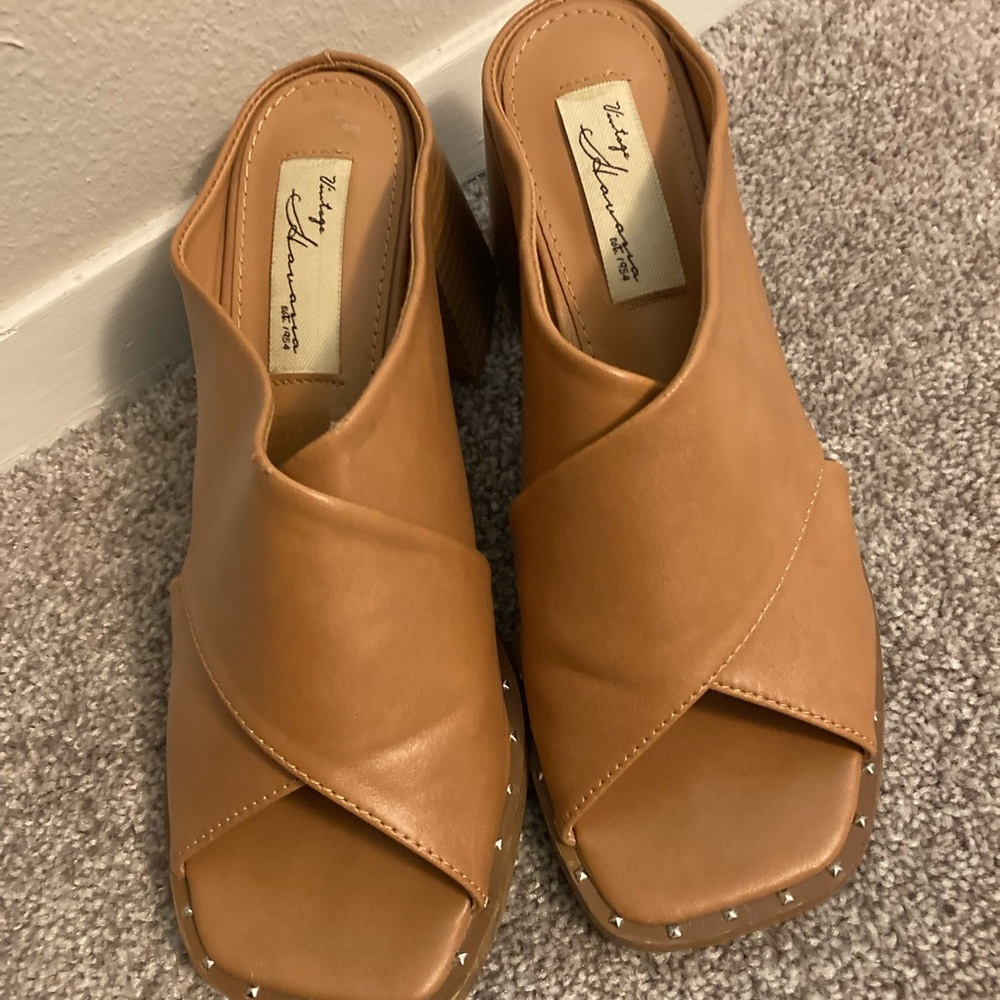Tan women’s sandals
